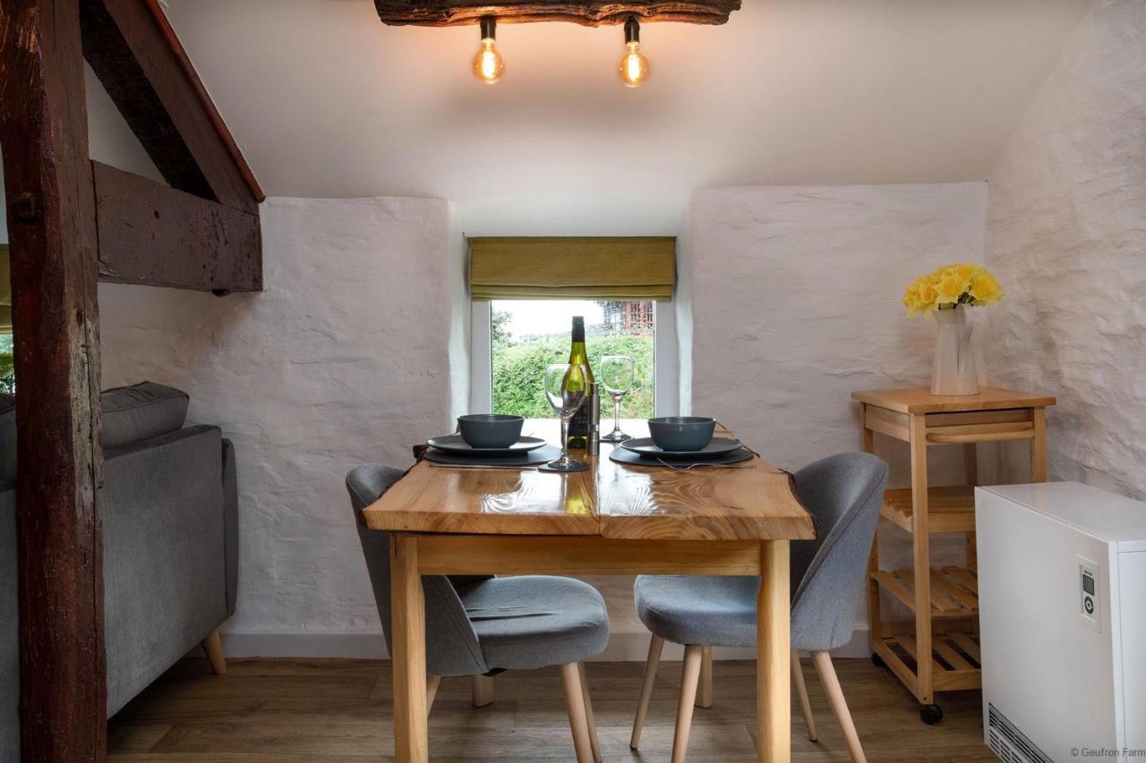 Dog Friendly Cottage, Geufron Farm Near Tywyn Bryn-crug Exterior foto